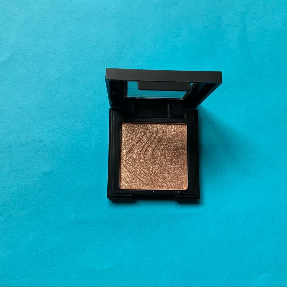 YC Collection Highlight Powder Travel Size in Coin Gold Pigment 3g